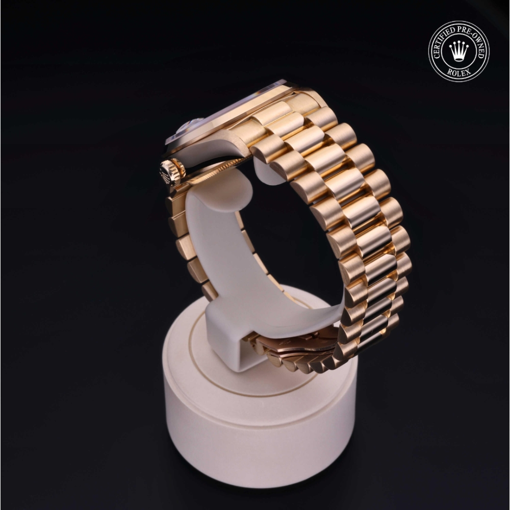  Certified Pre-Owned with 36 mm from 1987