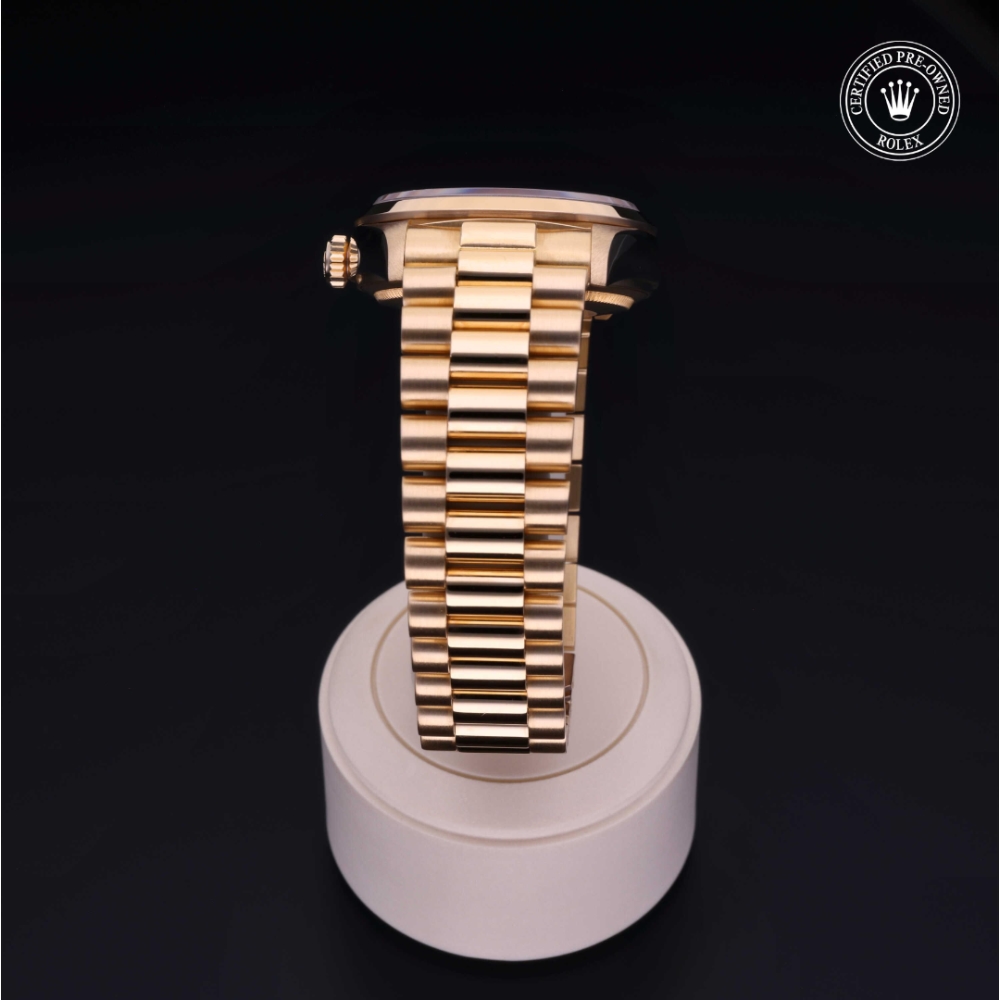  Certified Pre-Owned with 36 mm from 1987