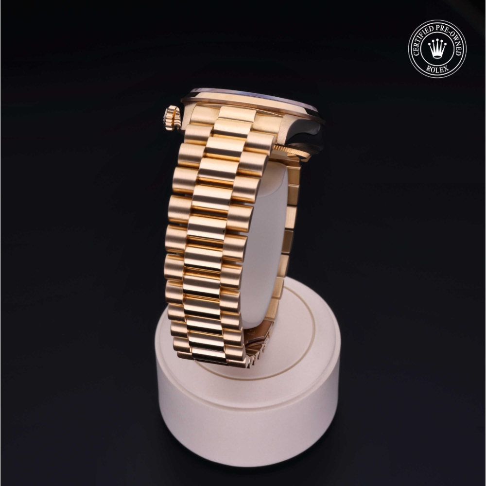  Certified Pre-Owned with 36 mm from 1987