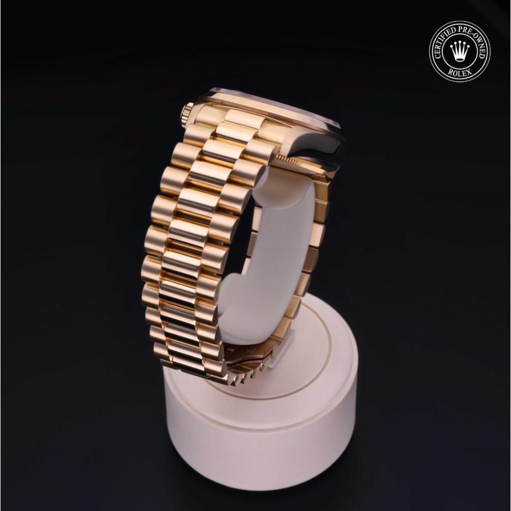  Certified Pre-Owned with 36 mm from 1987