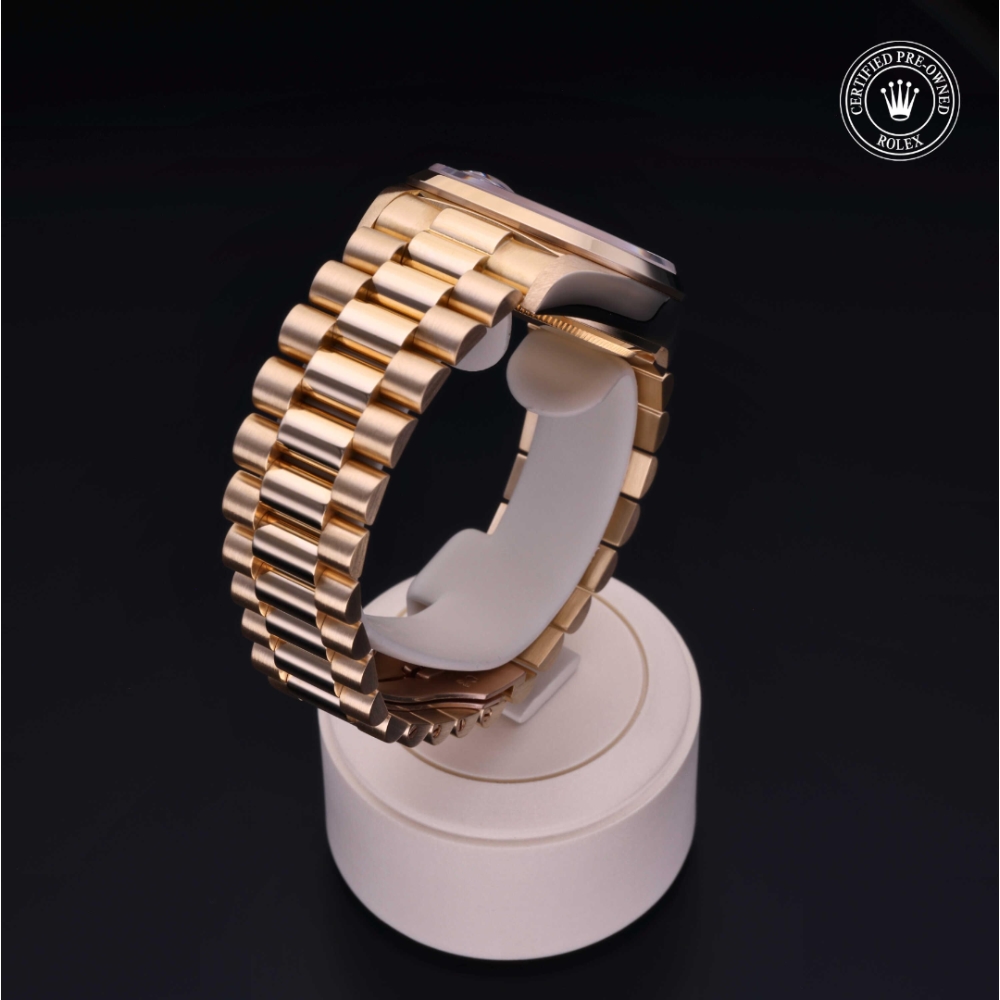  Certified Pre-Owned with 36 mm from 1987