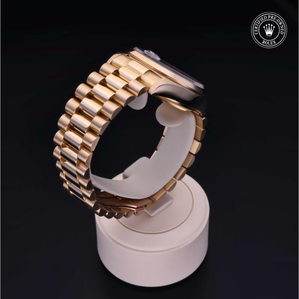  Certified Pre-Owned with 36 mm from 1987