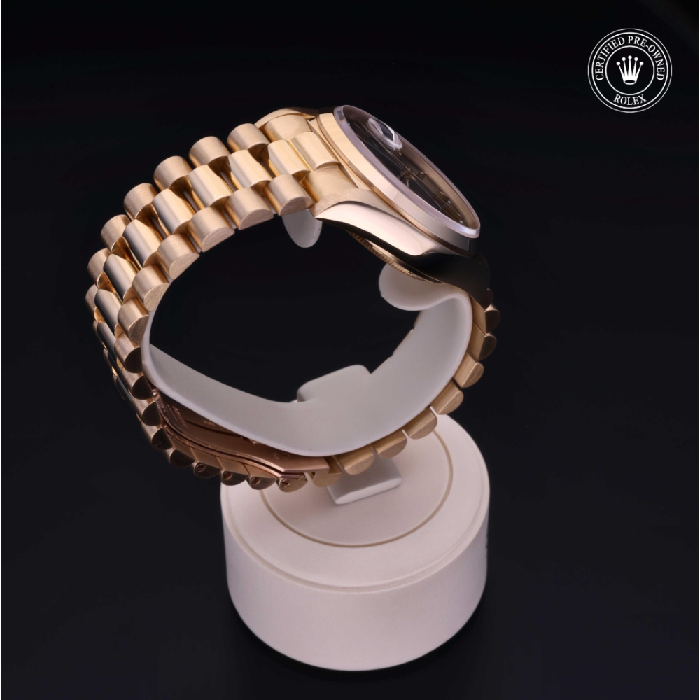  Certified Pre-Owned with 36 mm from 1987