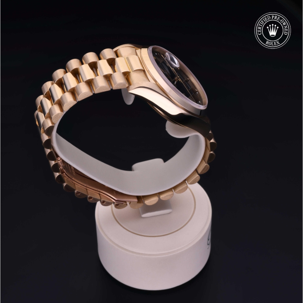  Certified Pre-Owned with 36 mm from 1987