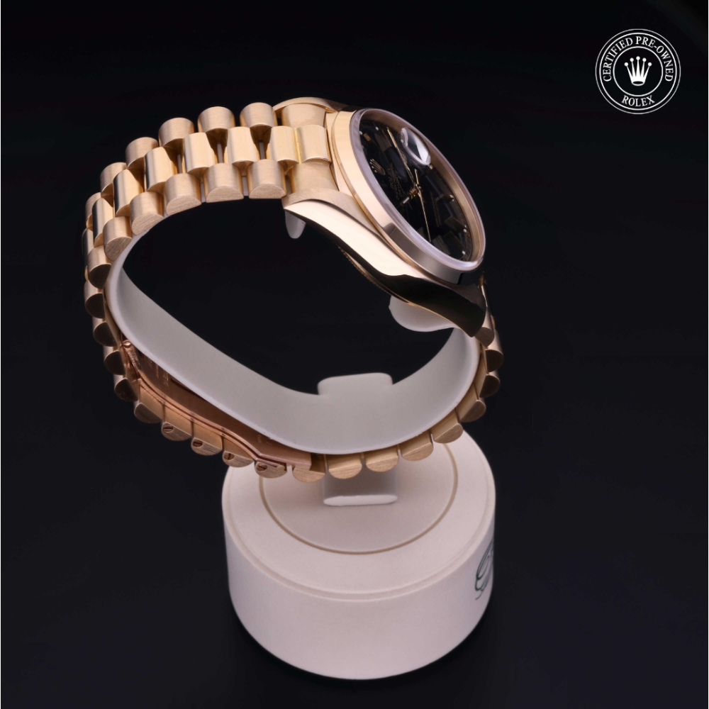  Certified Pre-Owned with 36 mm from 1987