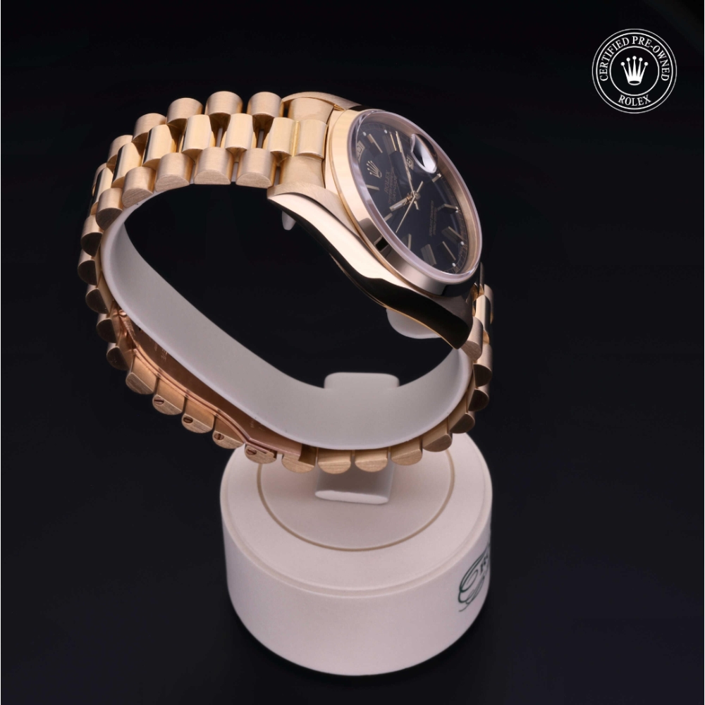  Certified Pre-Owned with 36 mm from 1987