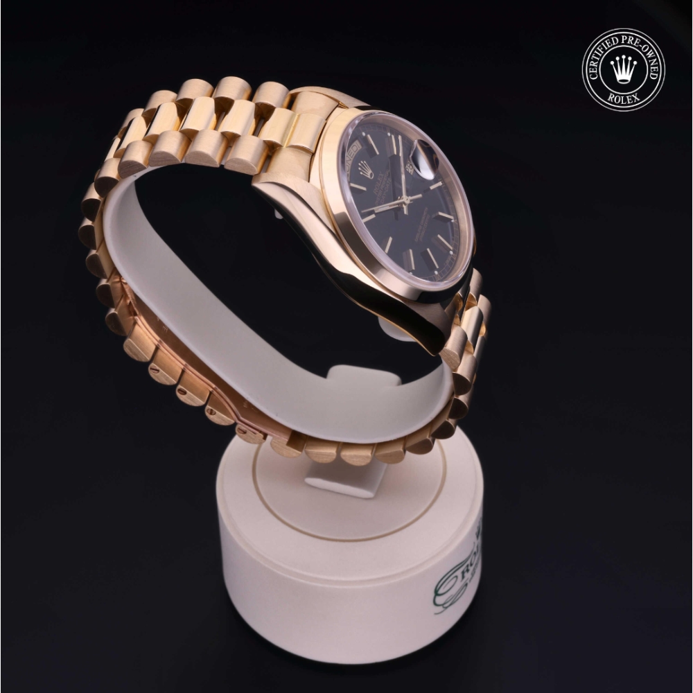  Certified Pre-Owned with 36 mm from 1987