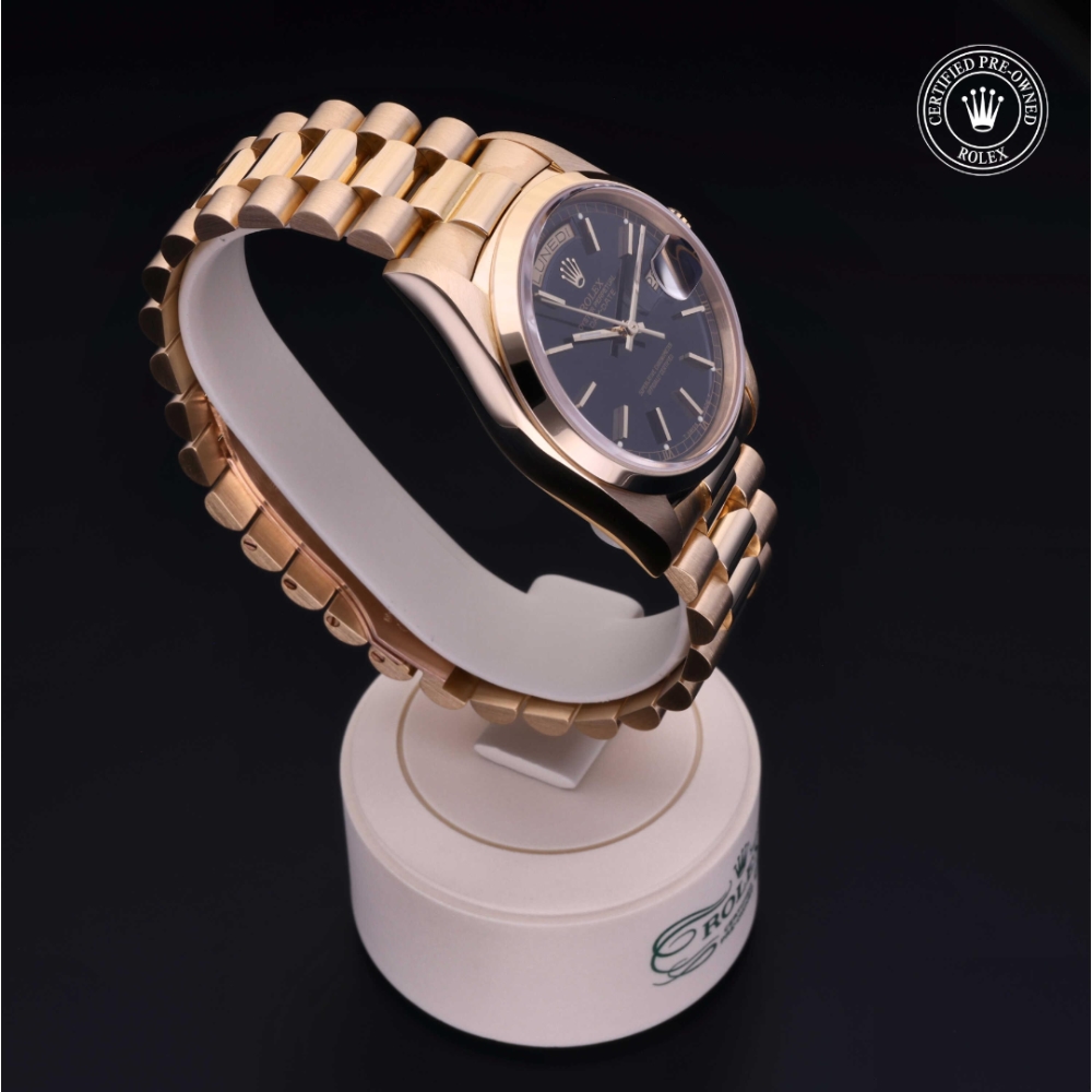  Certified Pre-Owned with 36 mm from 1987