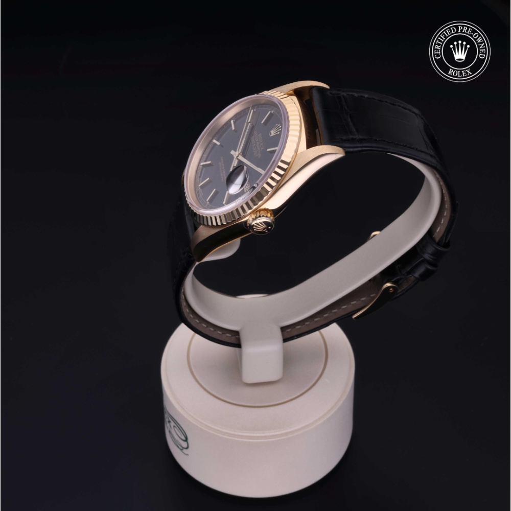  Certified Pre-Owned with 36 mm from 1992