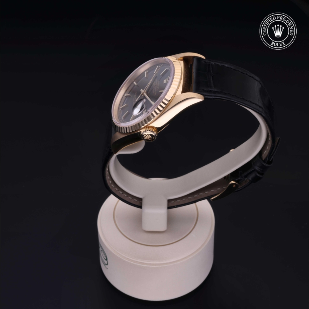  Certified Pre-Owned with 36 mm from 1992