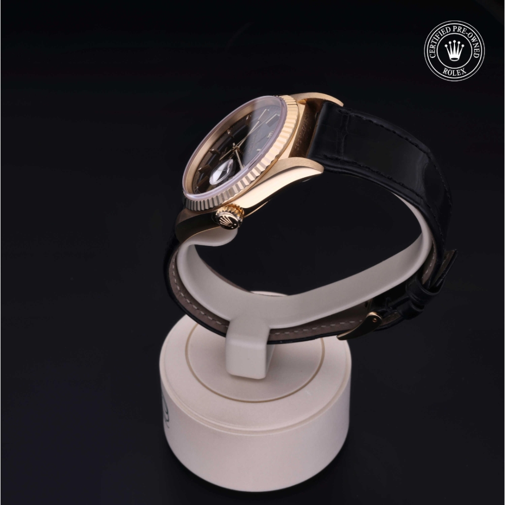  Certified Pre-Owned with 36 mm from 1992