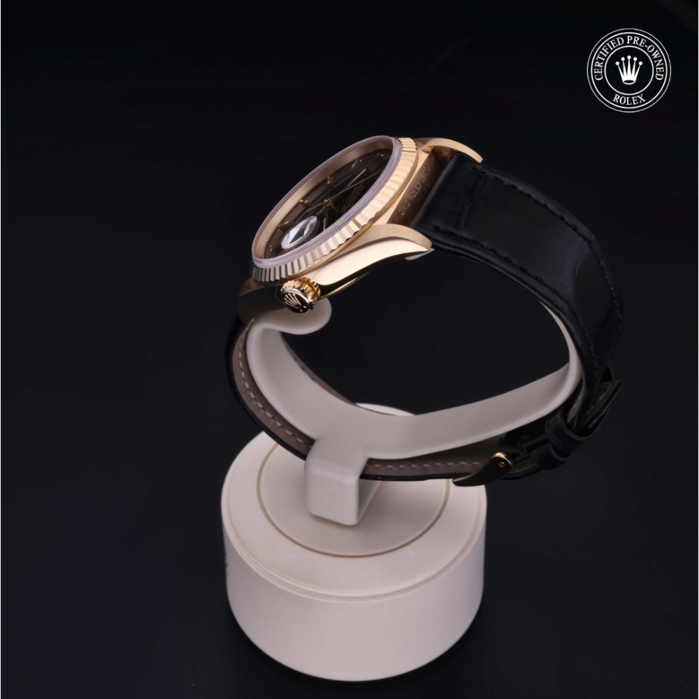  Certified Pre-Owned with 36 mm from 1992