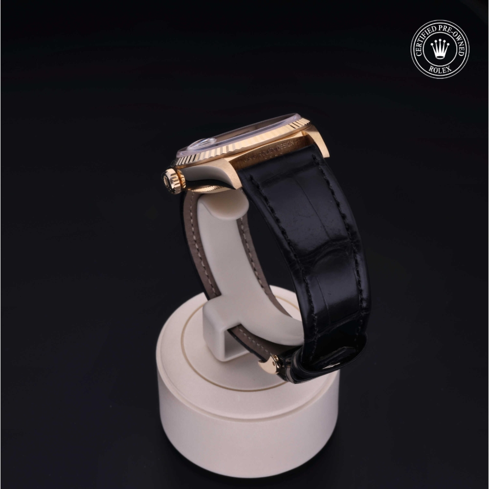  Certified Pre-Owned with 36 mm from 1992