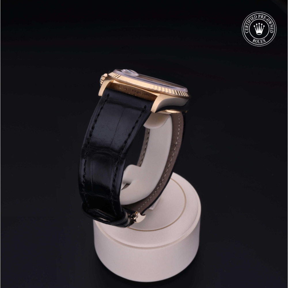  Certified Pre-Owned with 36 mm from 1992
