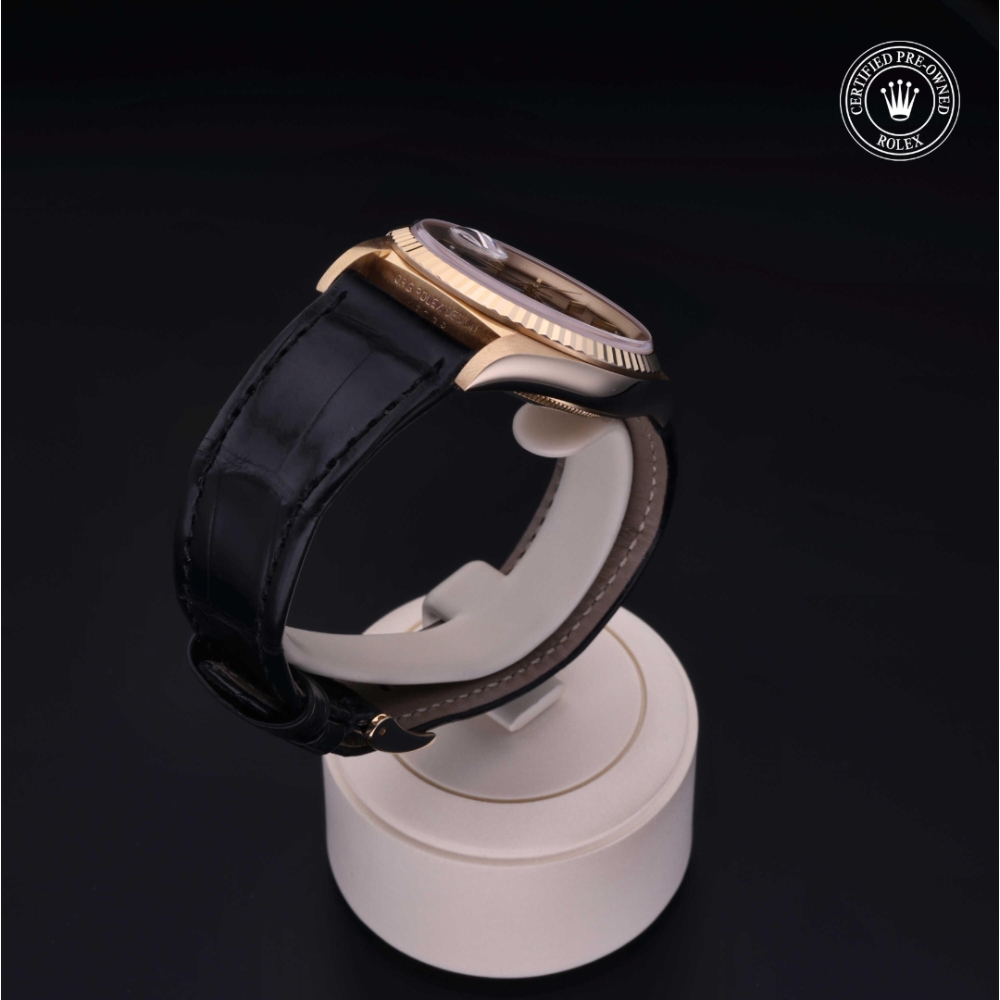  Certified Pre-Owned with 36 mm from 1992