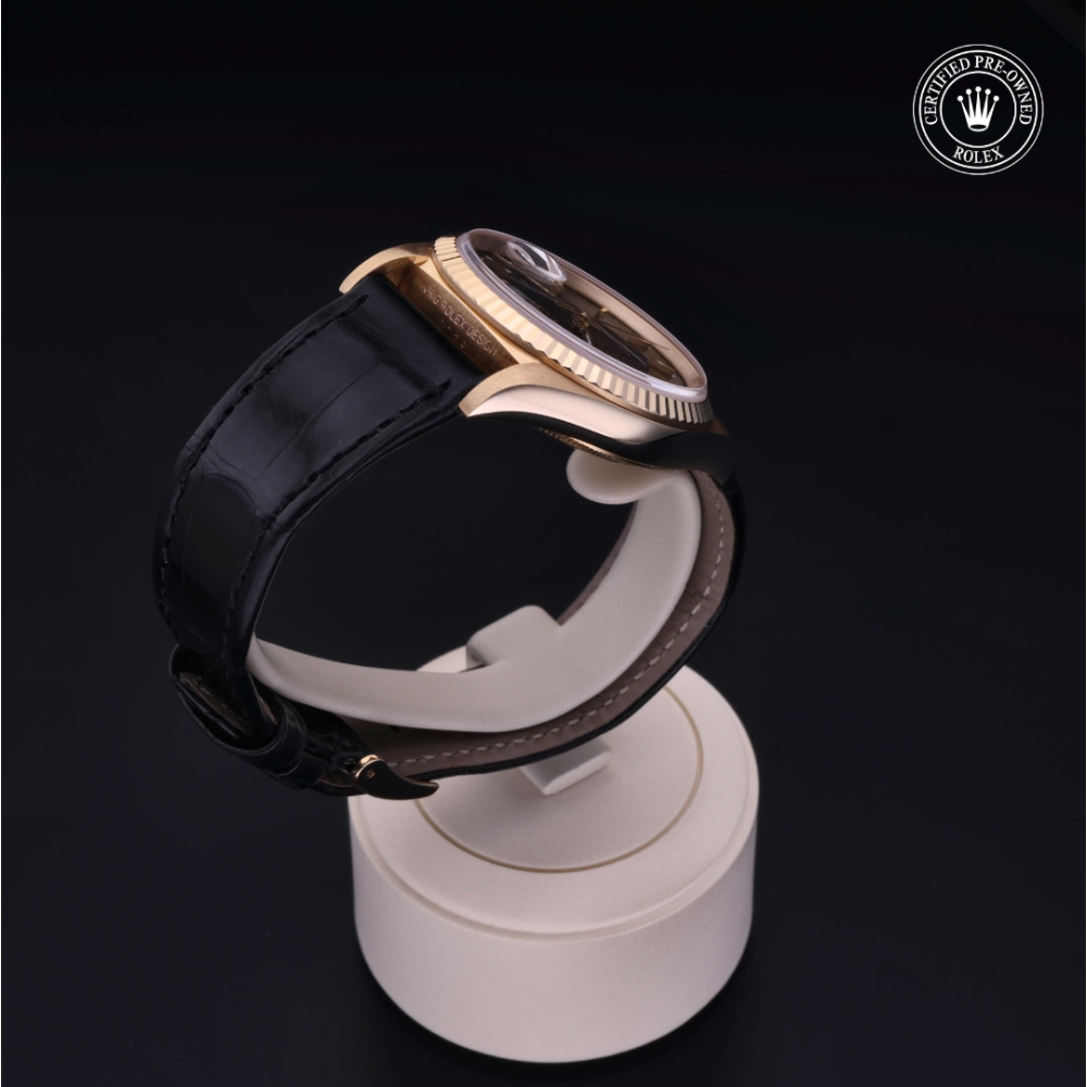  Certified Pre-Owned with 36 mm from 1992