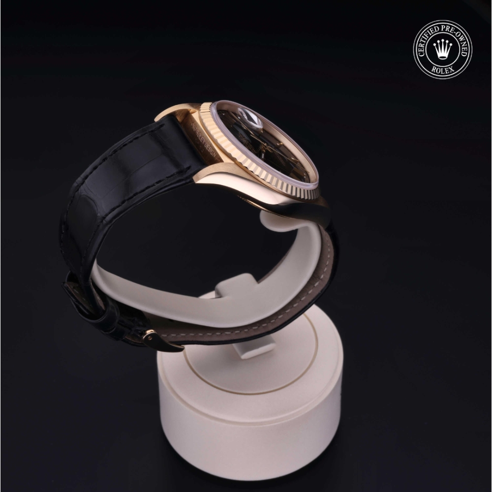  Certified Pre-Owned with 36 mm from 1992