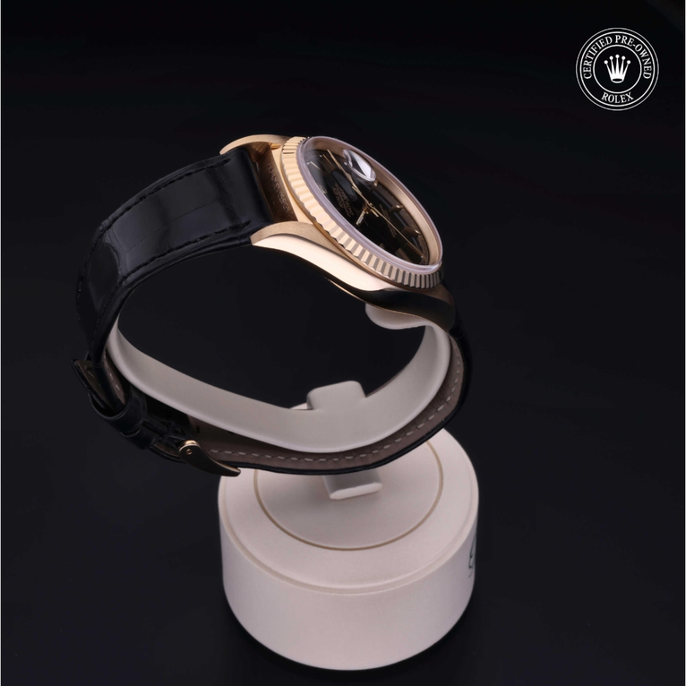  Certified Pre-Owned with 36 mm from 1992
