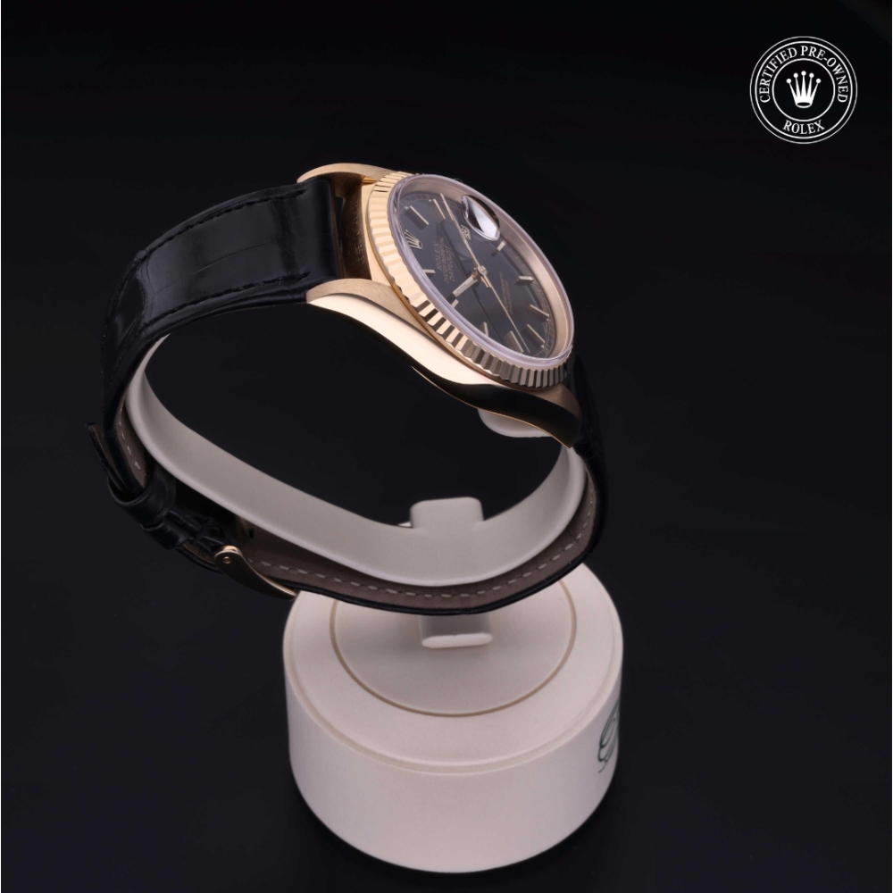  Certified Pre-Owned with 36 mm from 1992